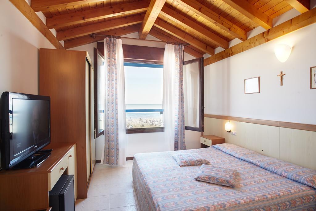 Sara Hotel 3*